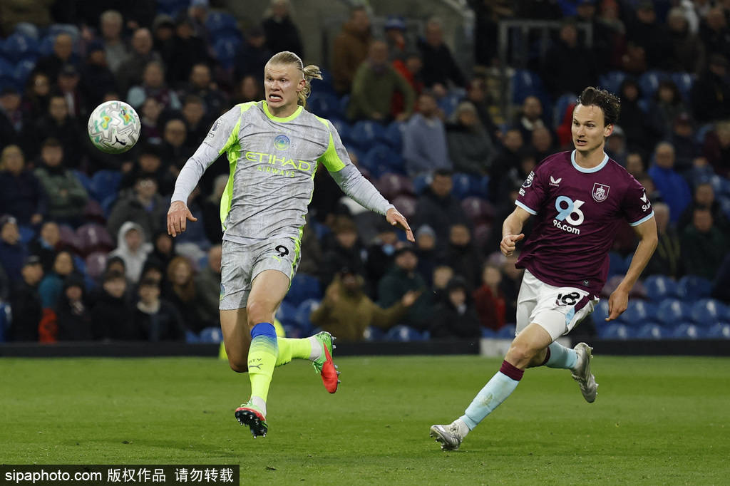英超-蓝月反超枪手登顶！哈兰德闪击 曼城1-0送伯恩利降级